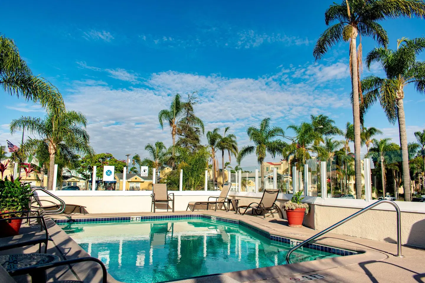 Best Western Plus Suites Hotel Coronado Island OUTDOOR_POOL