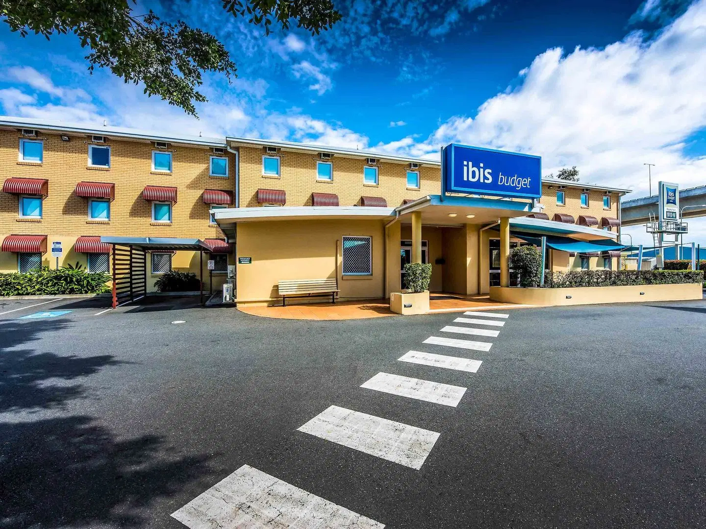 ibis budget Brisbane Airport EXTERIOR