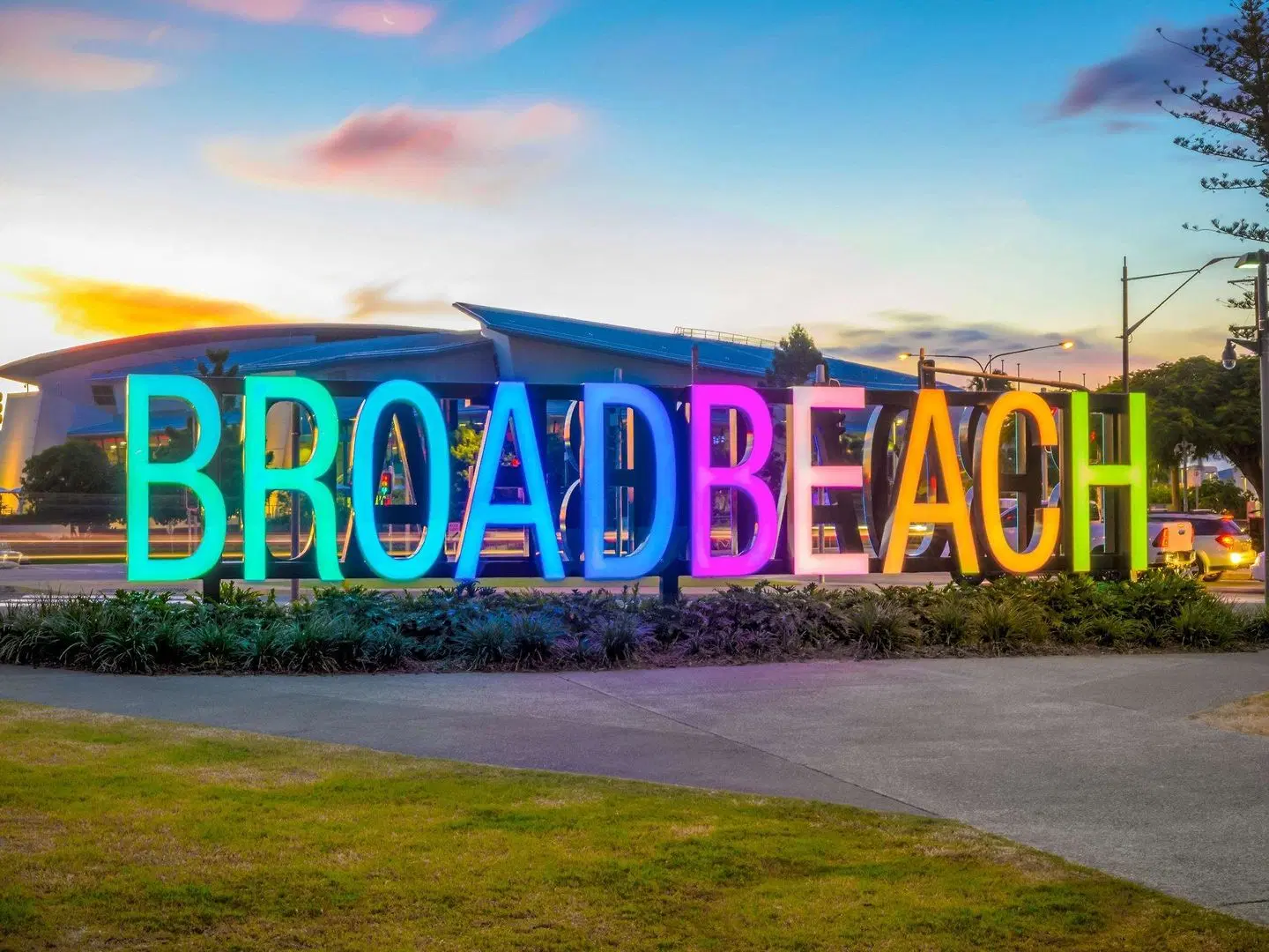 Mantra Broadbeach on the Park EXTERIOR
