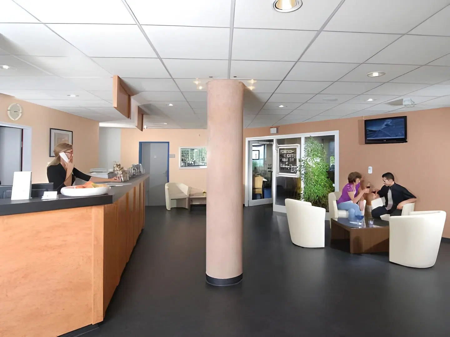 Euro-Hotel LOUNGE_LOBBY