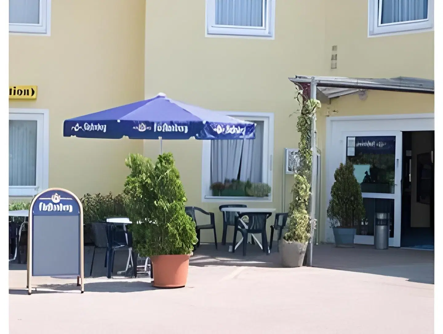 Euro-Hotel EXTERIOR