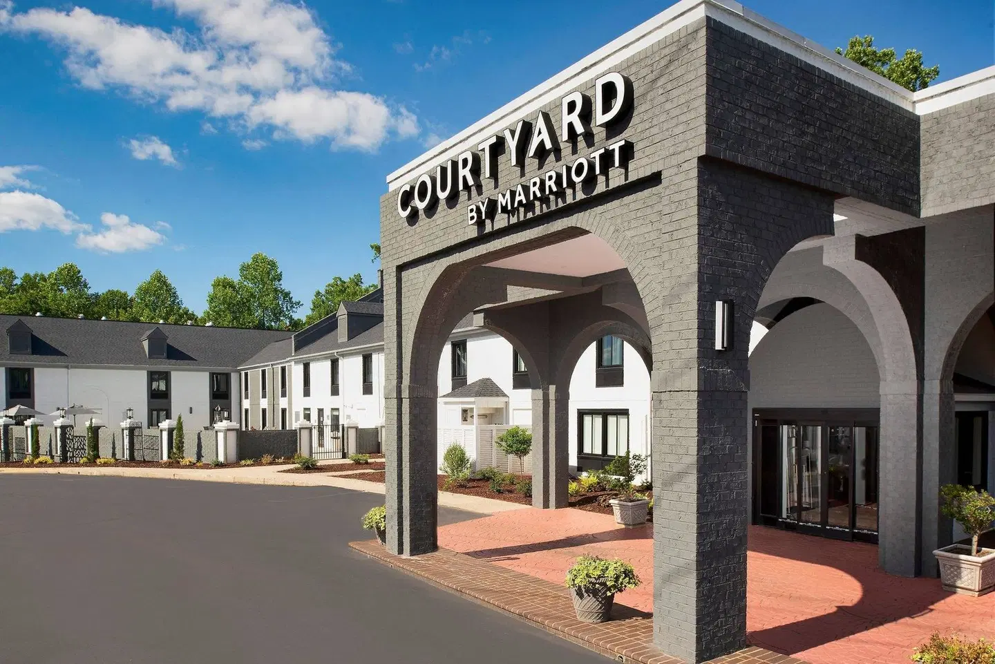 Courtyard by Marriott Winston-Salem University EXTERIOR
