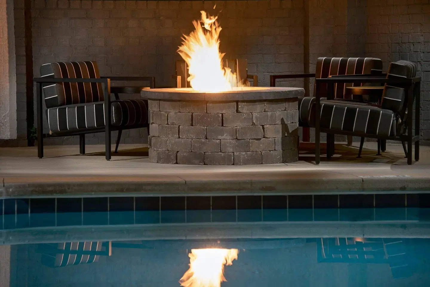 Courtyard by Marriott Winston-Salem University OUTDOOR_POOL