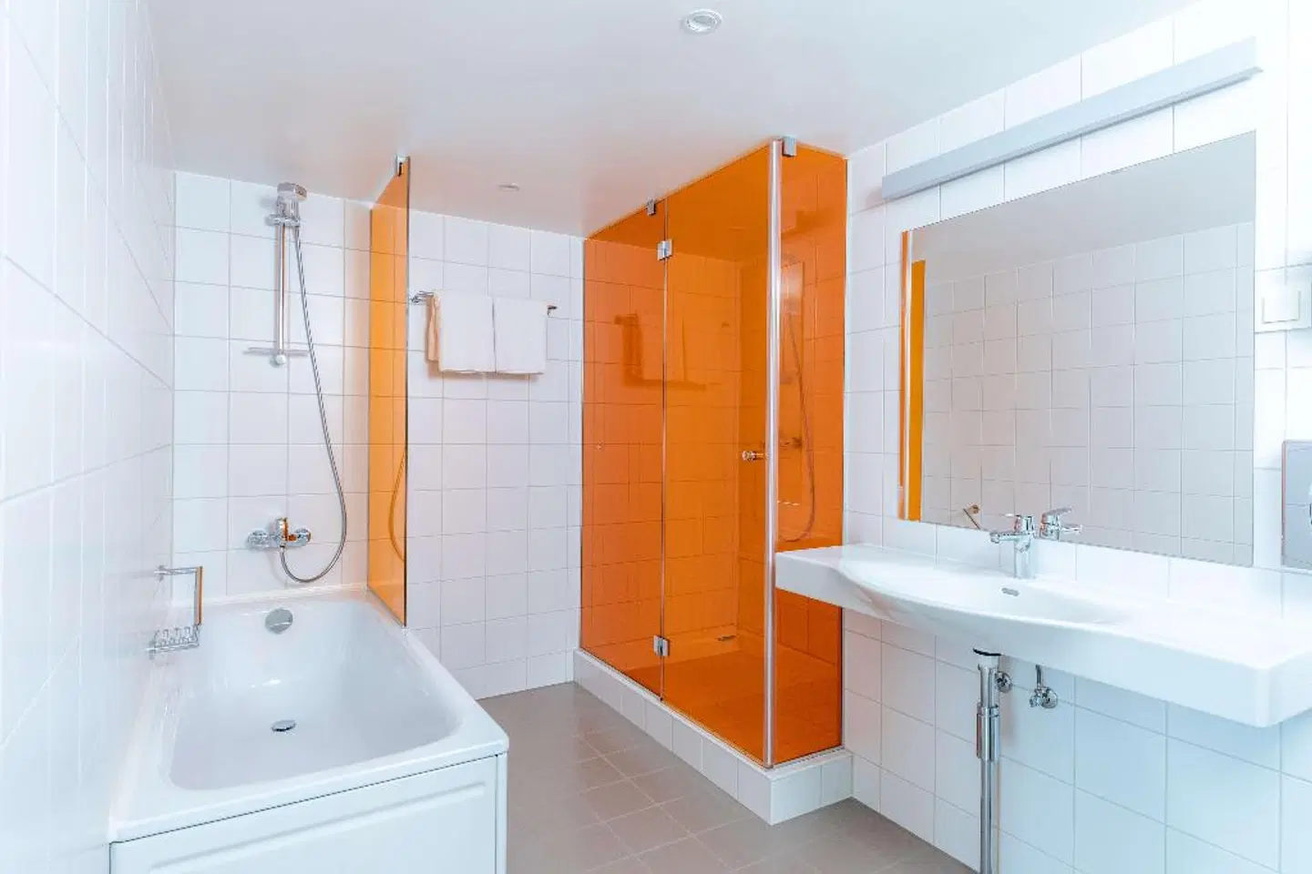 Meriton Grand Conference & Spa Hotel Badezimmer