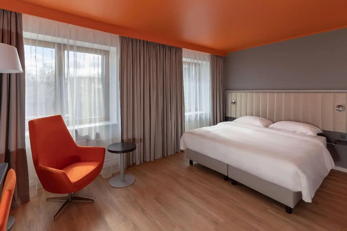 Meriton Grand Conference & Spa Hotel ROOM_EXAMPLE