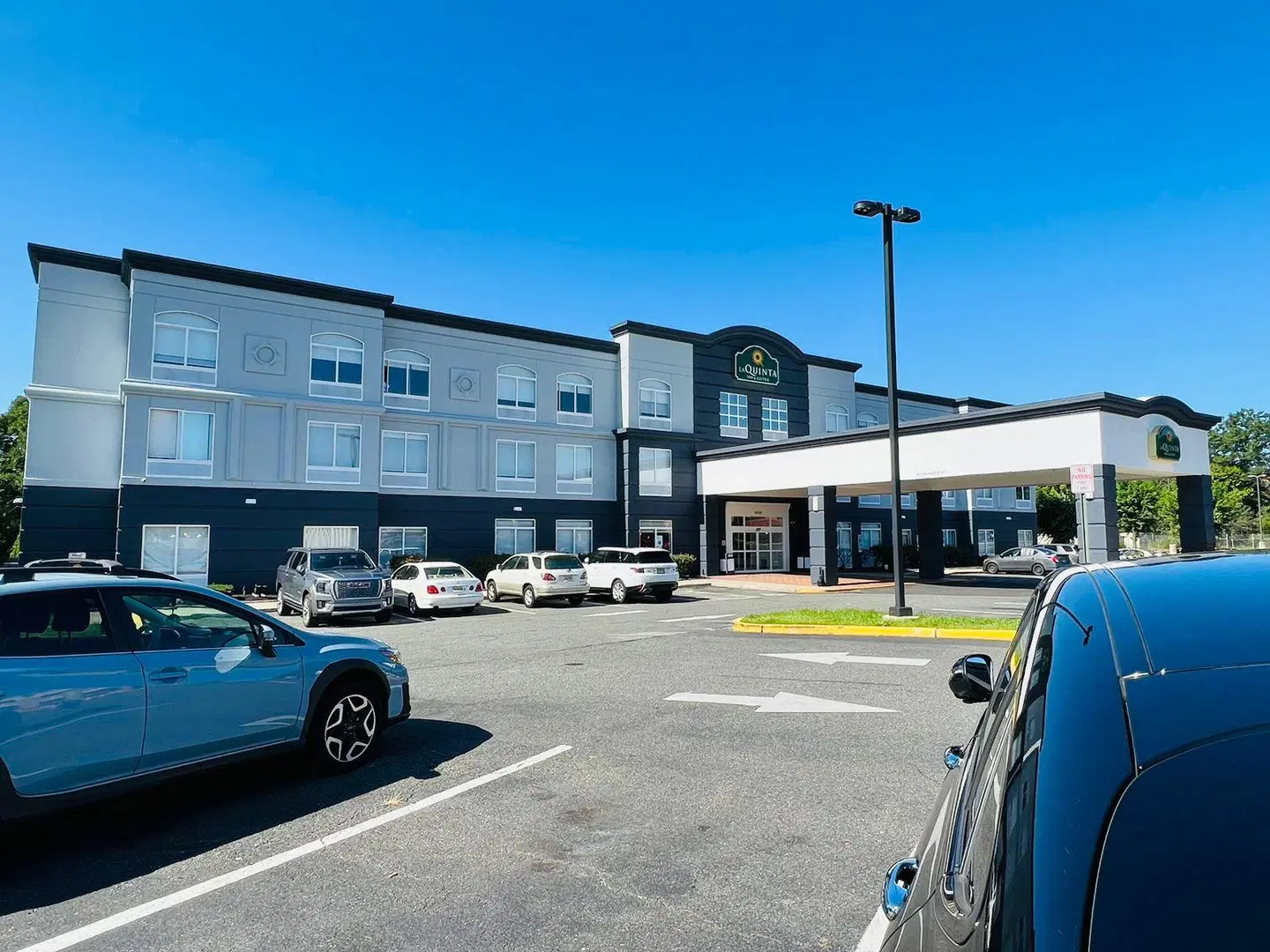 La Quinta Inn & Suites by Wyndham Mt. Laurel - Philadelphia SPORTS_AND_LEISURE