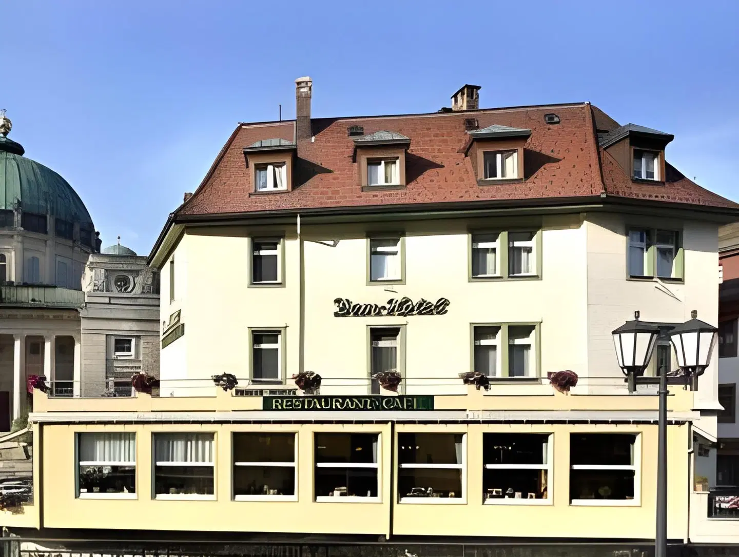 Dom-Hotel EXTERIOR