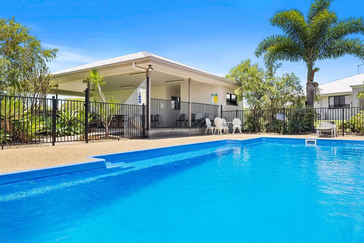Casa Nostra Motel OUTDOOR_POOL