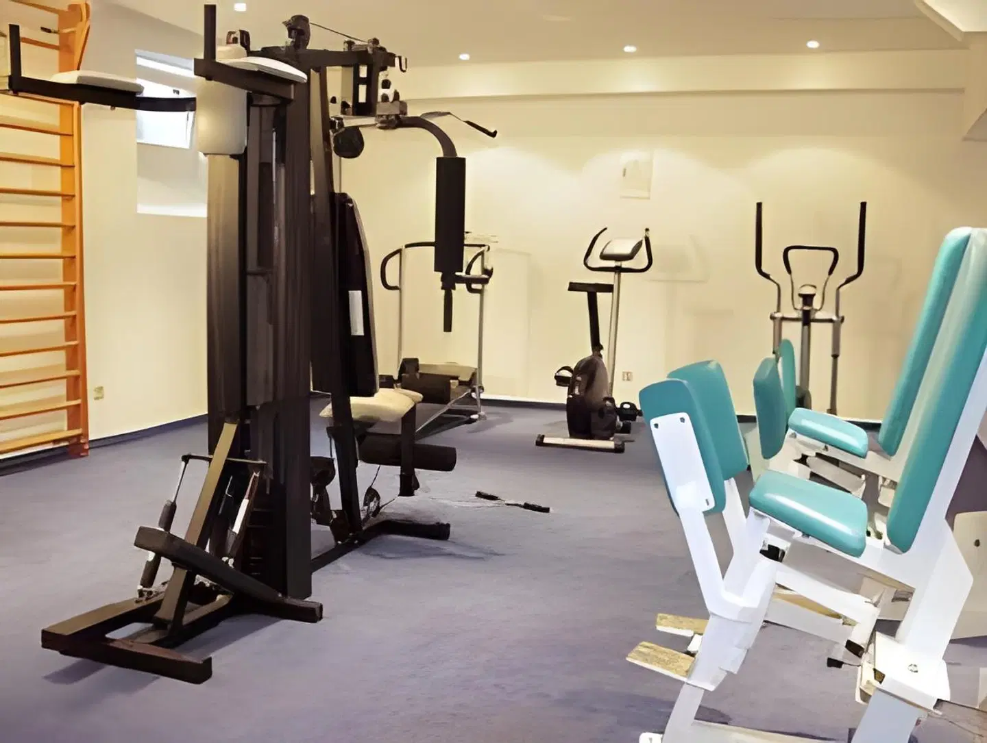 Central SPORTS_AND_LEISURE
