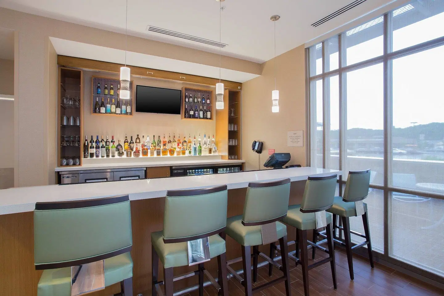 SpringHill Suites by Marriott Mt. Laurel Cherry Hill Bar