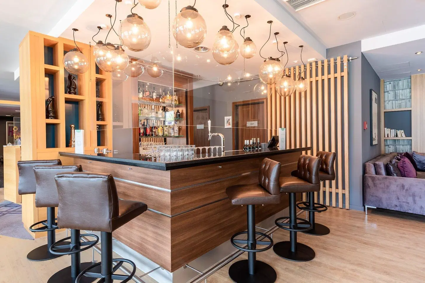 Holiday Inn Express Stuttgart Airport Bar