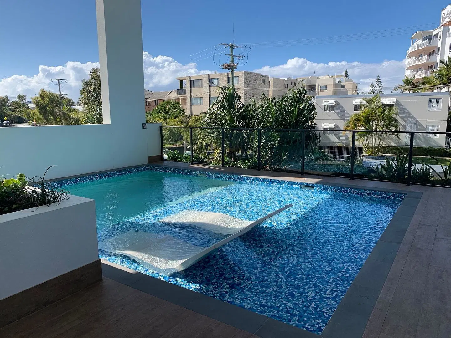 Hedge Apartments by CLLIX OUTDOOR_POOL