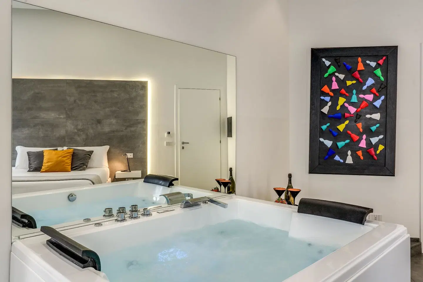 Gallery Suite Naples HEALTH_BEAUTY