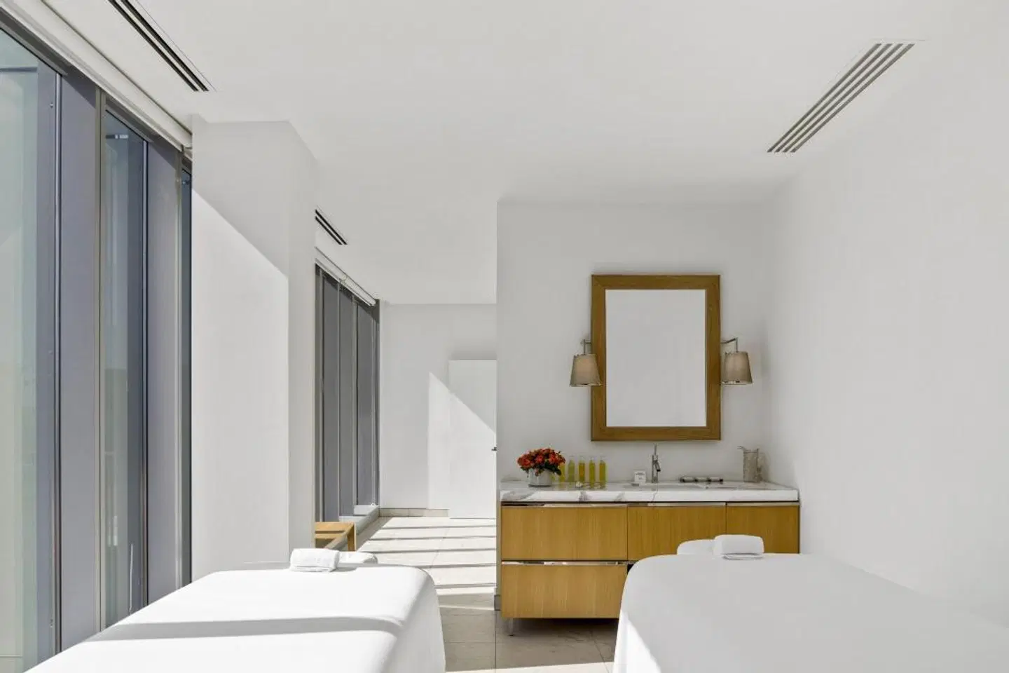 Lotte Hotel Seattle ROOM_EXAMPLE
