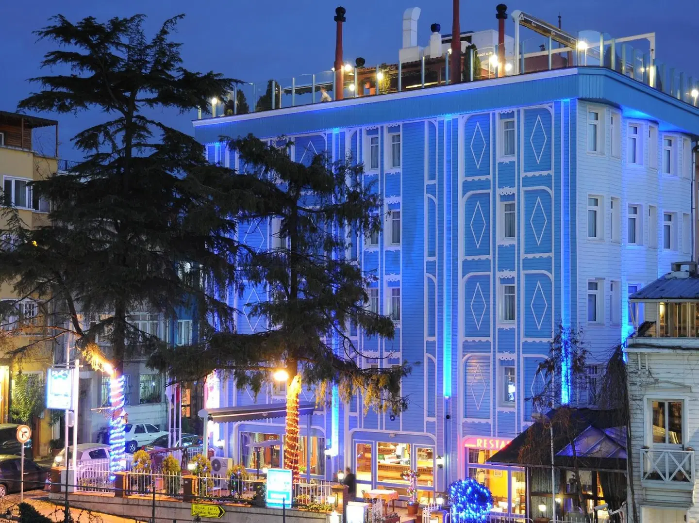 Blue House Hotel EXTERIOR
