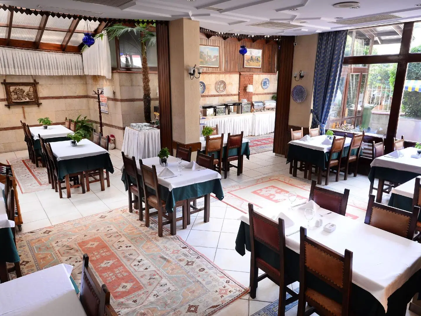 Blue House Hotel Restaurant
