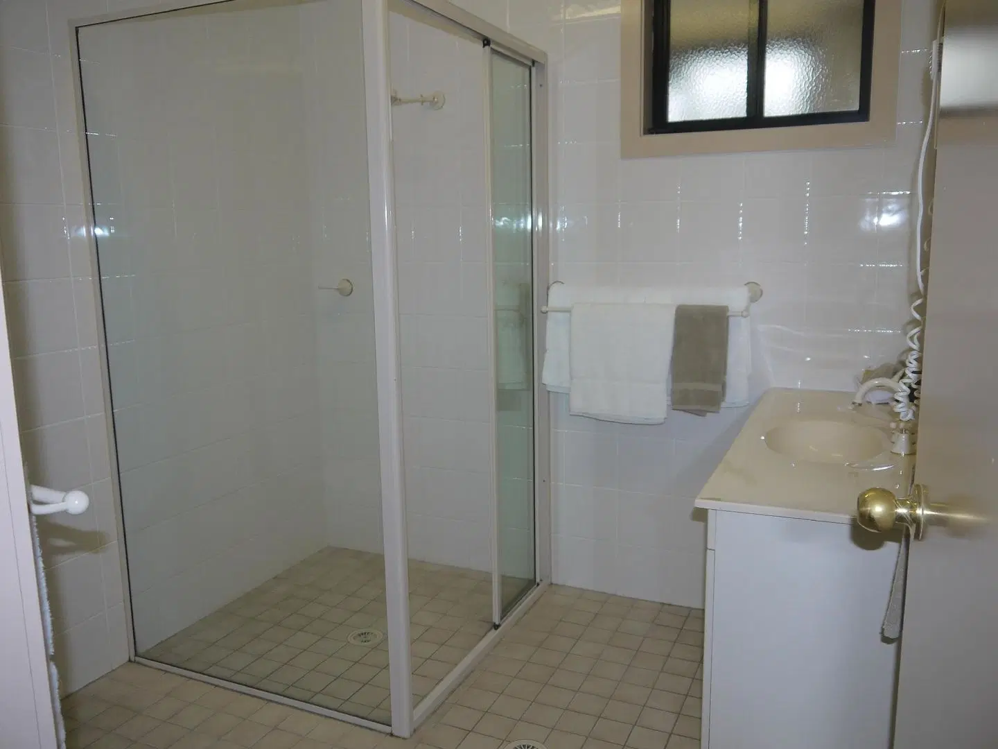 Pioneer Way Motel Badezimmer