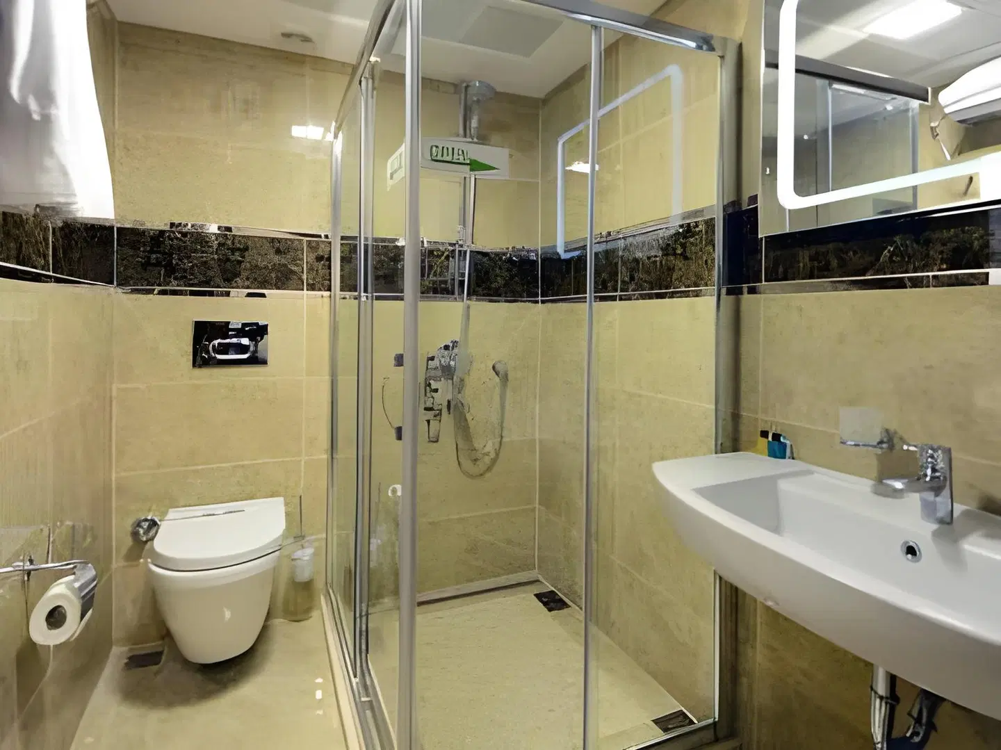 Grand Bazaar Hotel Badezimmer