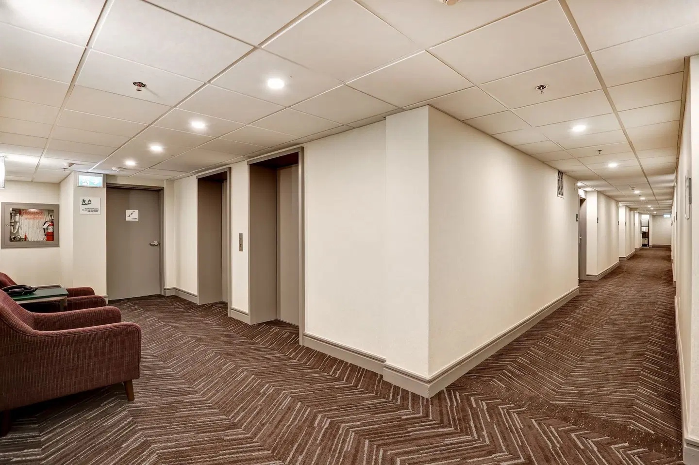 Holiday Inn Ottawa Dwtn - Parliament Hill by IHG LOUNGE_LOBBY