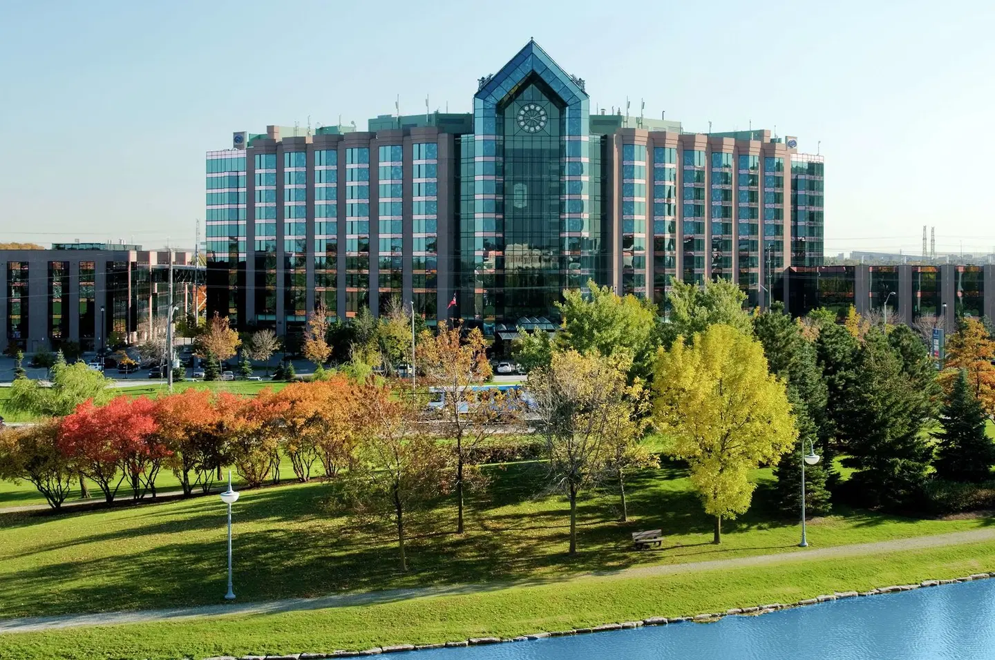 Hilton Suites Toronto Markham Conference Centre & Spa EXTERIOR