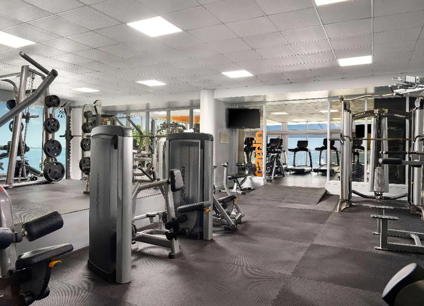 DoubleTree by Hilton Grand Hotel Biscayne Bay SPORTS_AND_LEISURE