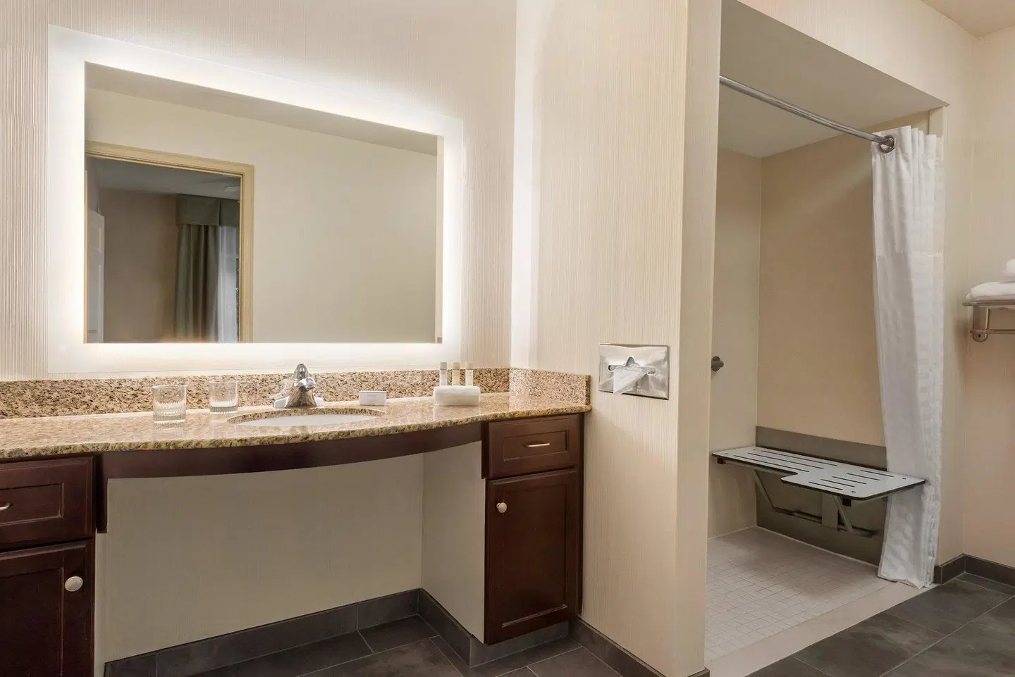 Homewood Suites by Hilton Charleston - Mt. Pleasant Badezimmer
