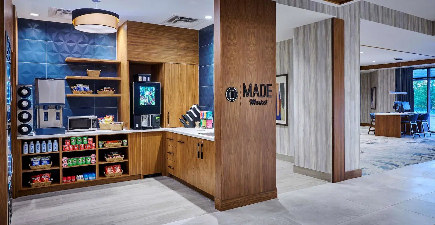 DoubleTree by Hilton Windsor Hotel & Suites LOUNGE_LOBBY