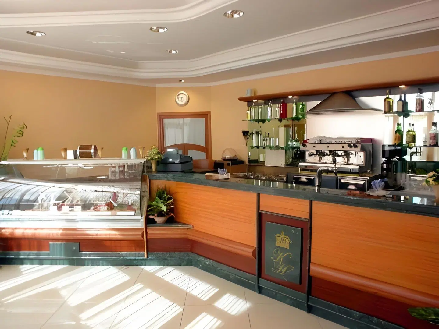 King's House Hotel Resort Bar