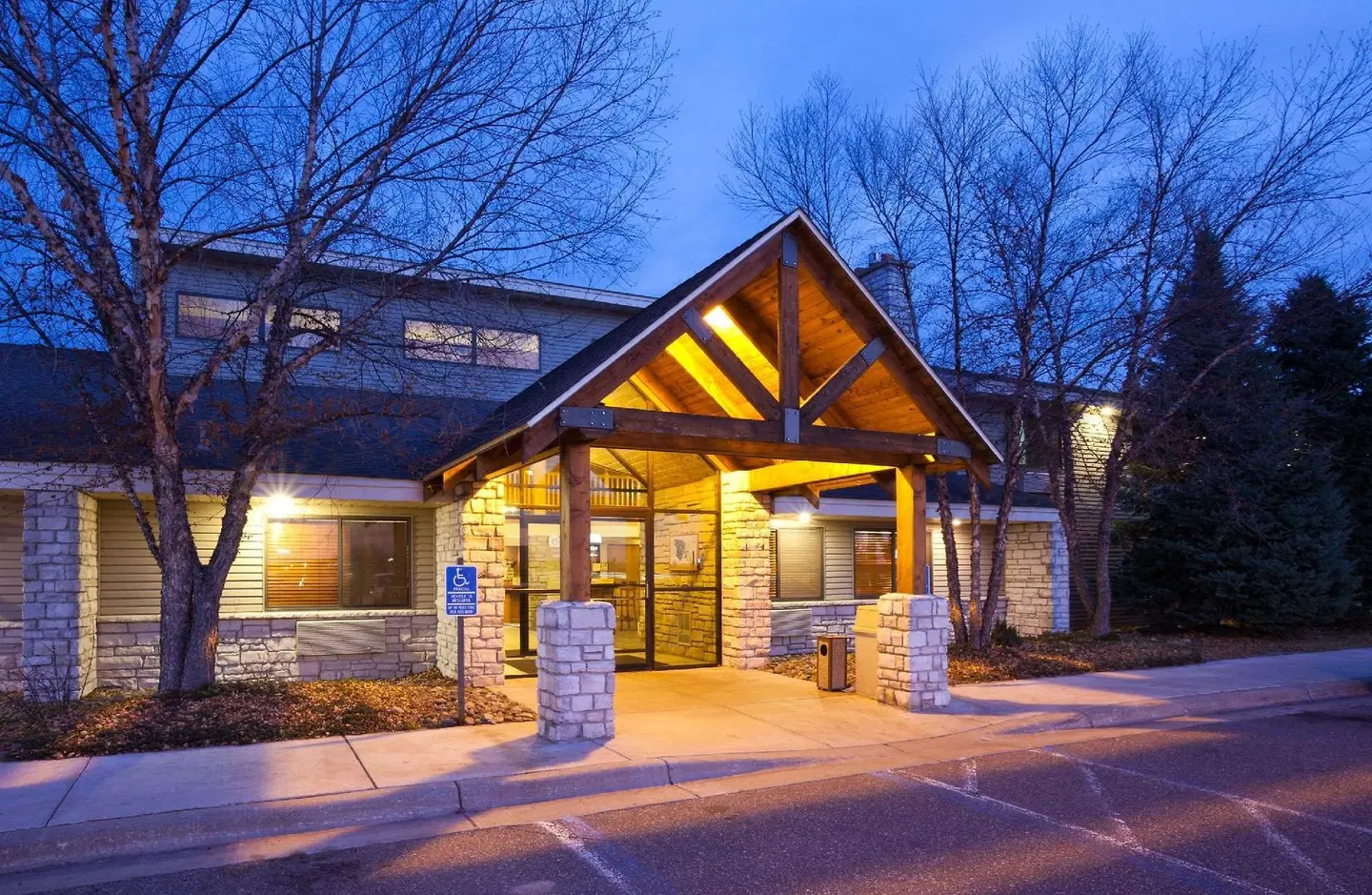 AmericInn Princeton EXTERIOR