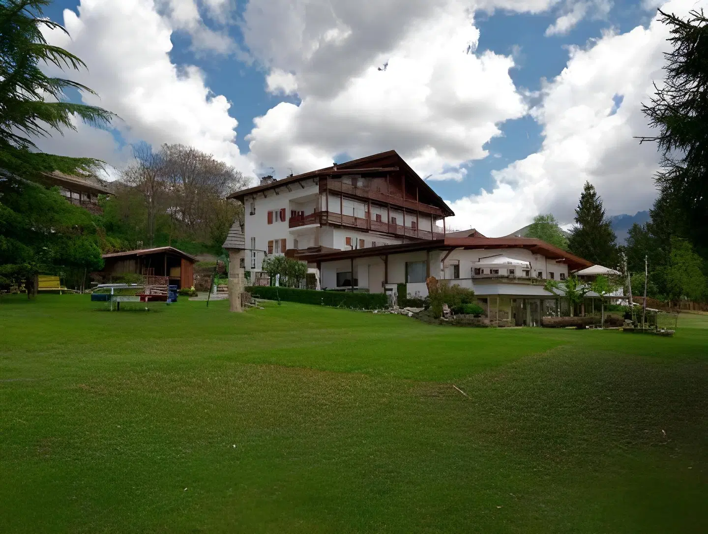 Hotel Latemar EXTERIOR