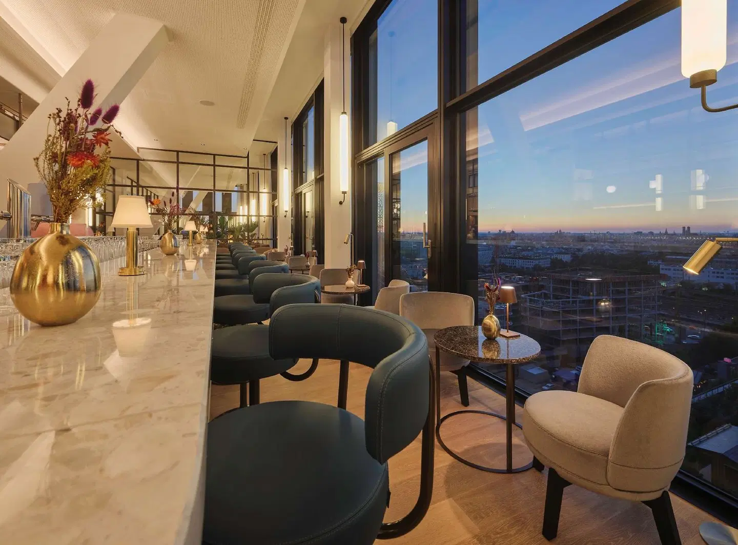 Adina Apartment Hotel Munich Terrasse