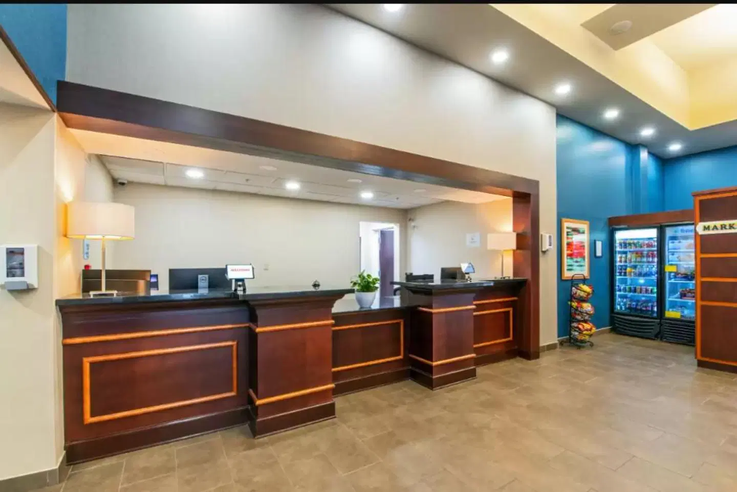 Comfort Inn & Suites LOUNGE_LOBBY