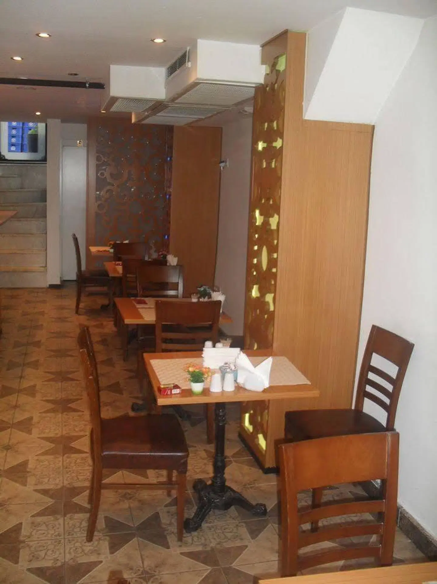 Jakaranda Hotel Restaurant
