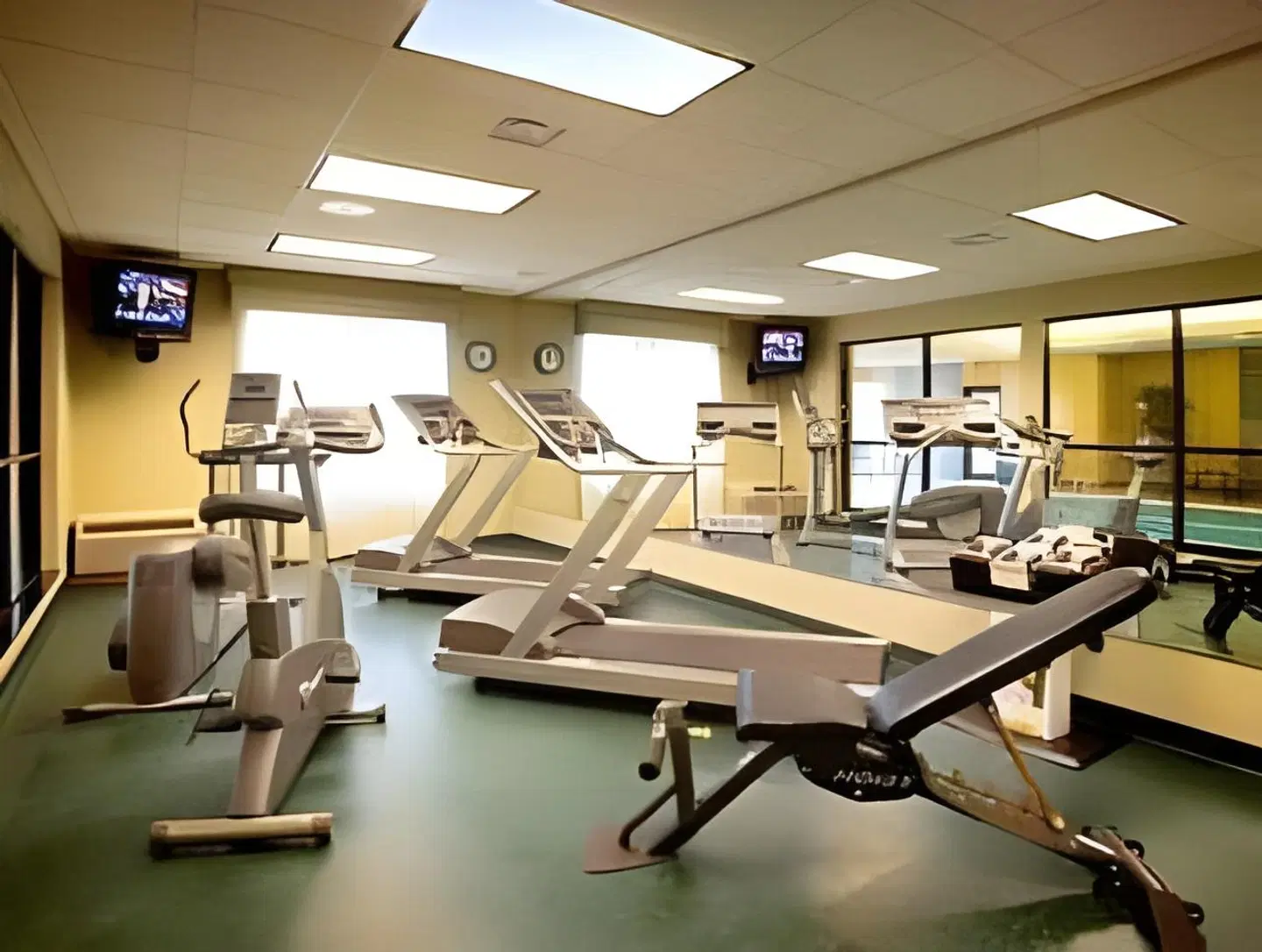Courtyard by Marriott Hamilton SPORTS_AND_LEISURE
