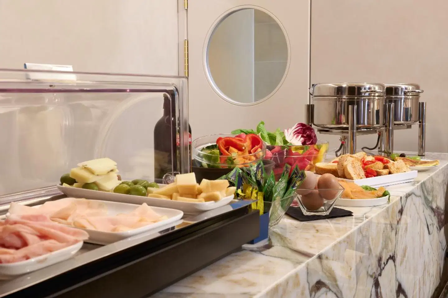 Borghese Contemporary Hotel Restaurant