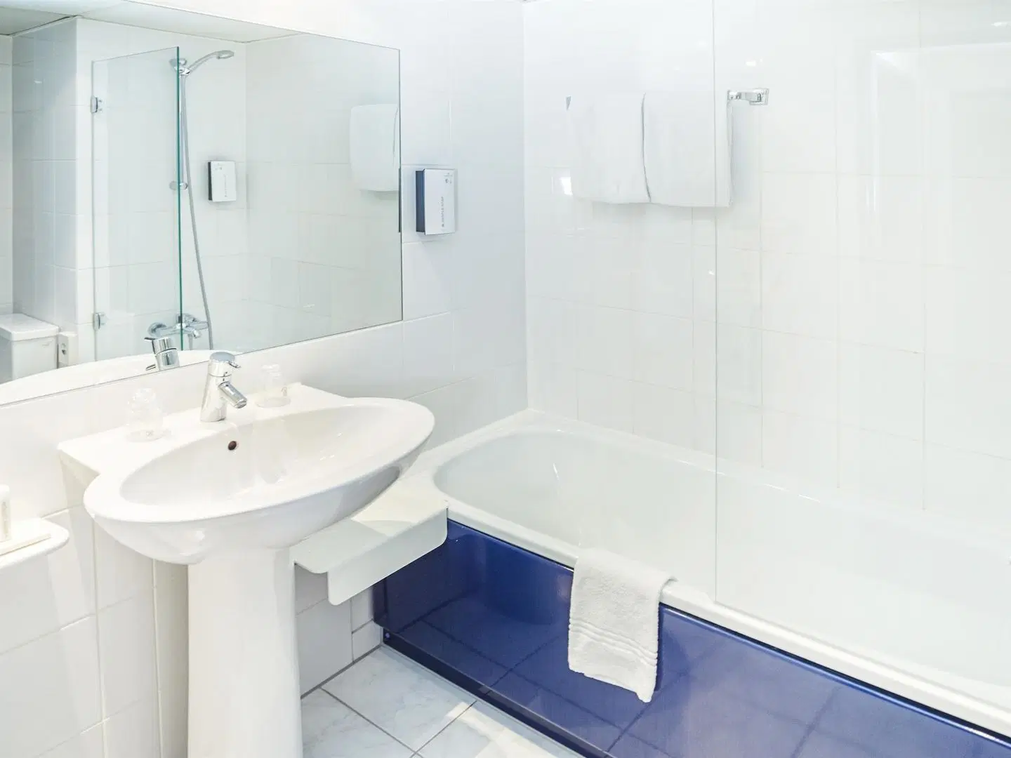 Golden Tulip Bielefeld City Badezimmer