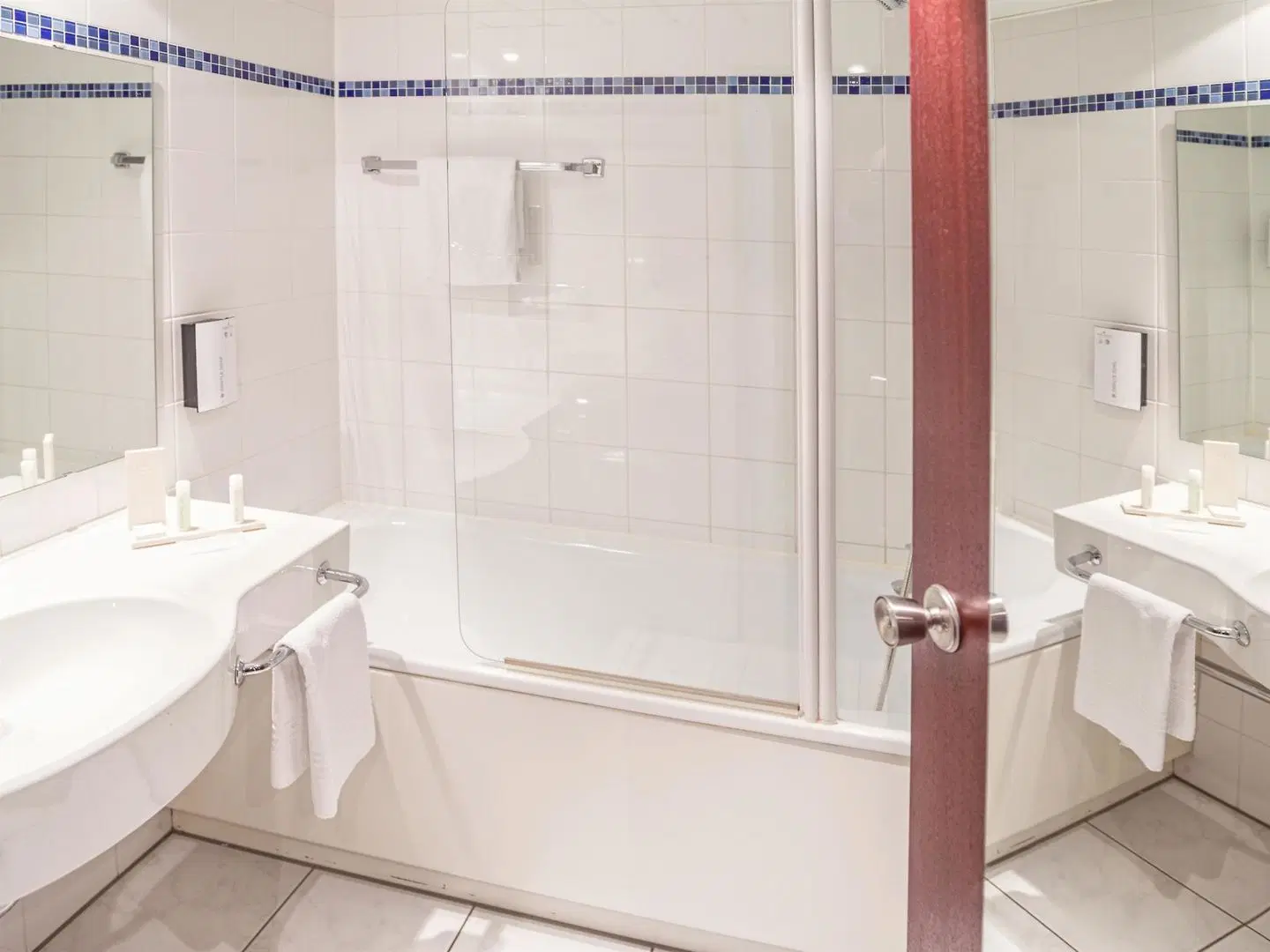 Golden Tulip Bielefeld City Badezimmer
