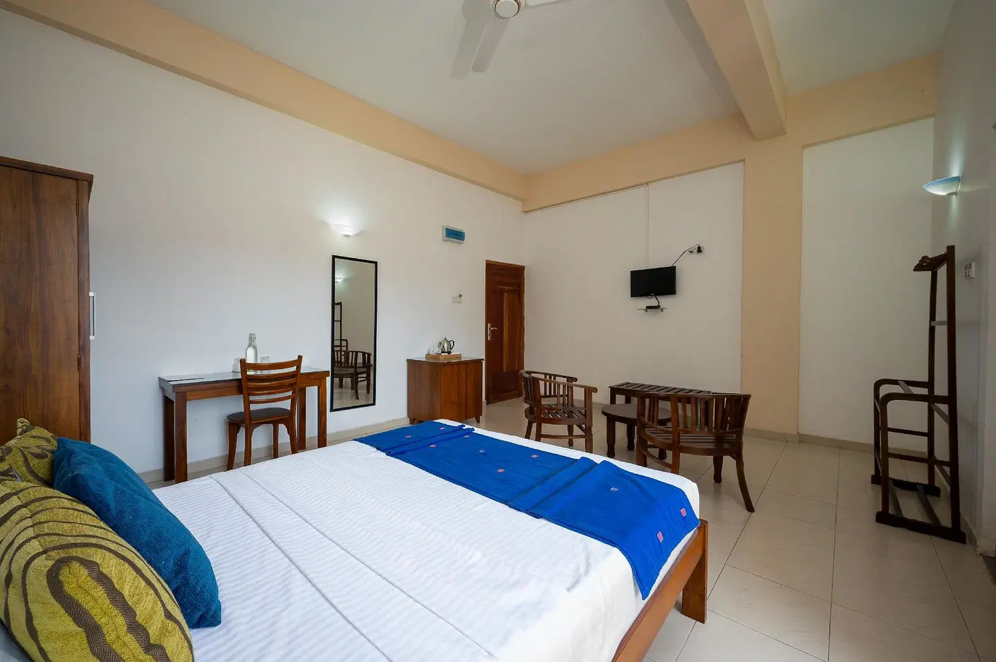 Hotel Oviya ROOM_EXAMPLE