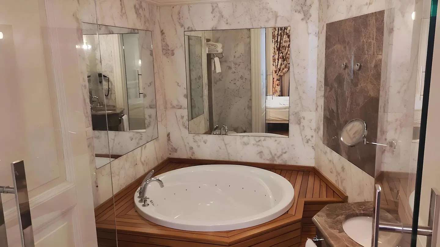 Corinne Boutique Hotel Badezimmer