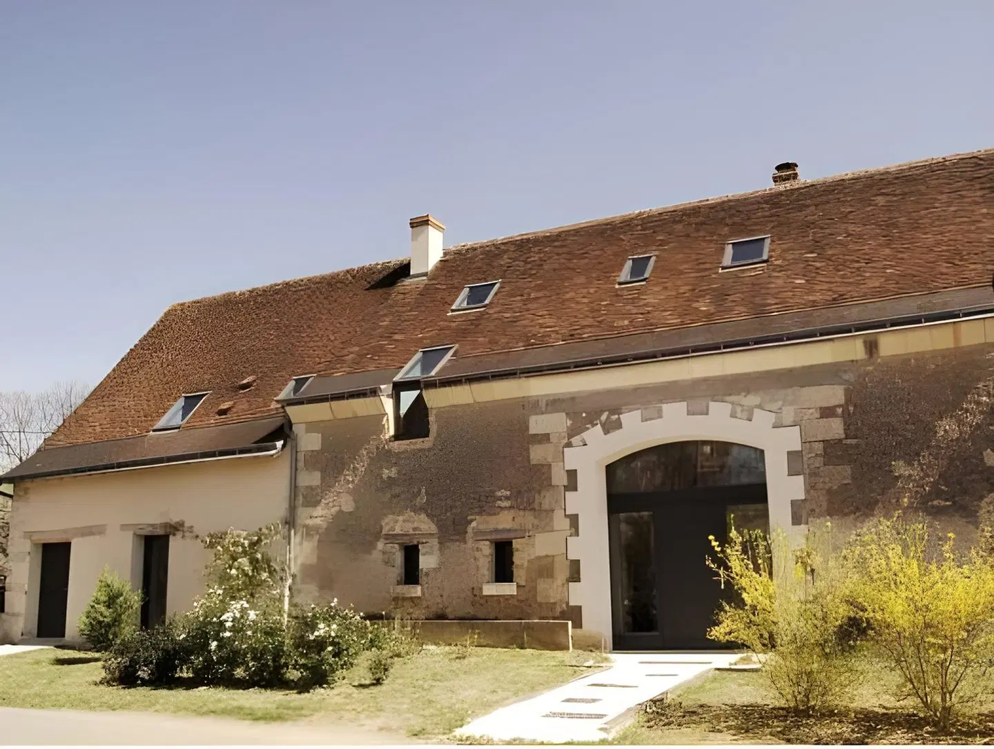 La Grange EXTERIOR