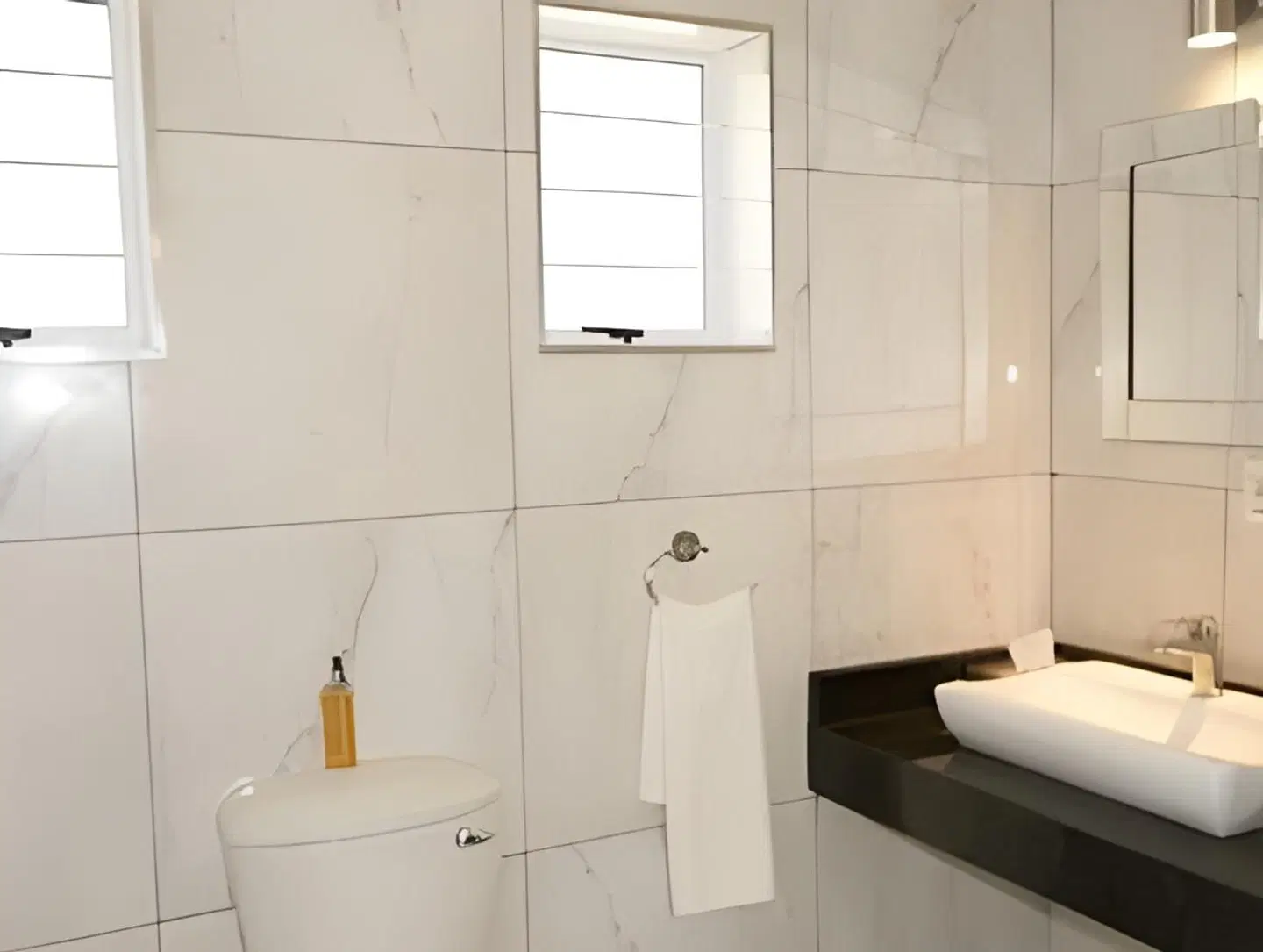 Loerie's Call Guesthouse Badezimmer