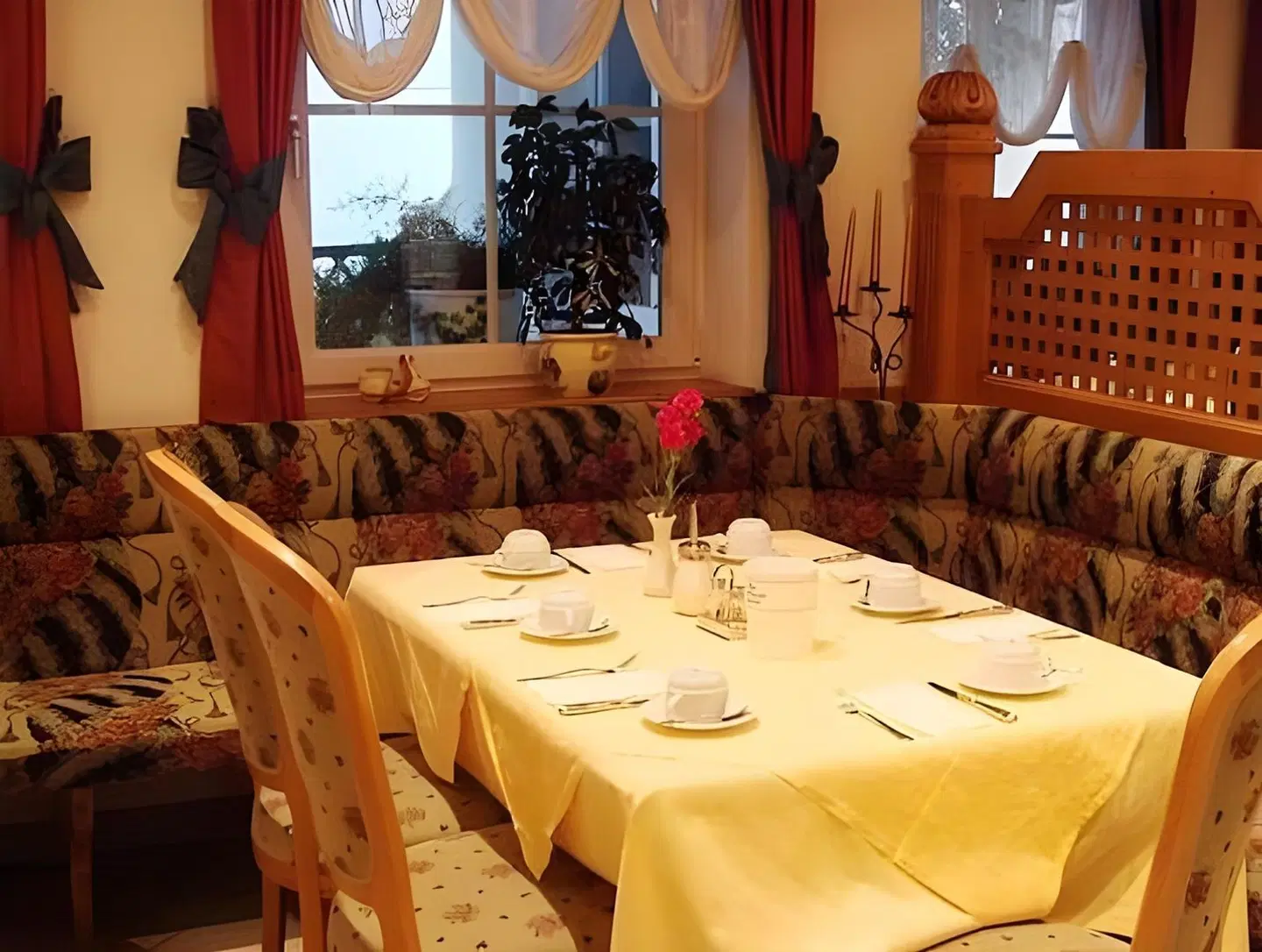 zum Wolf Restaurant
