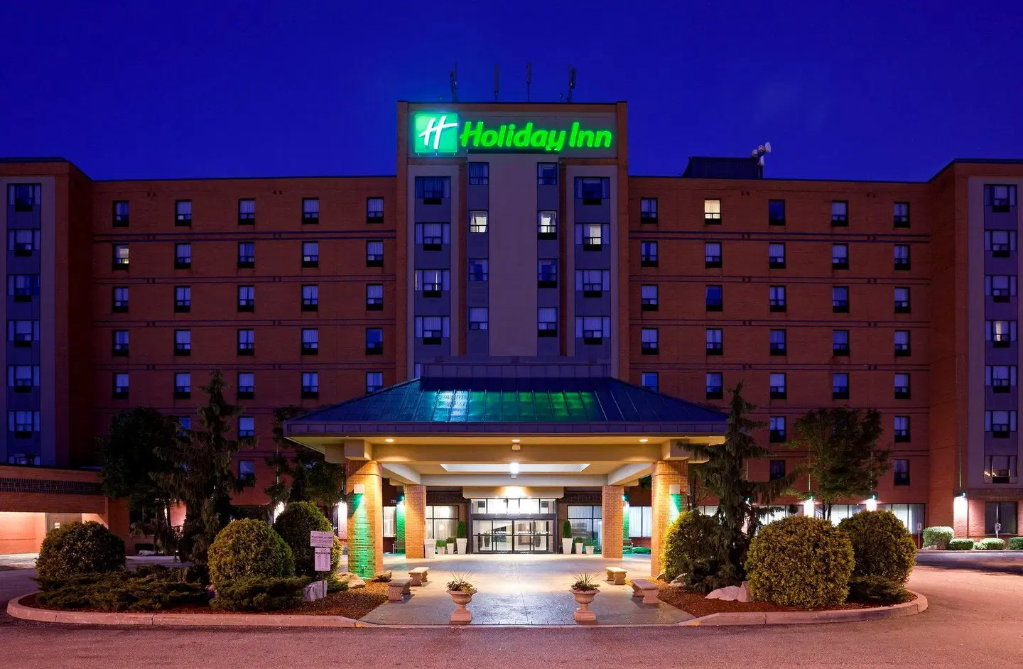 Holiday Inn & Suites Windsor (Ambassador Bridge) by IHG EXTERIOR