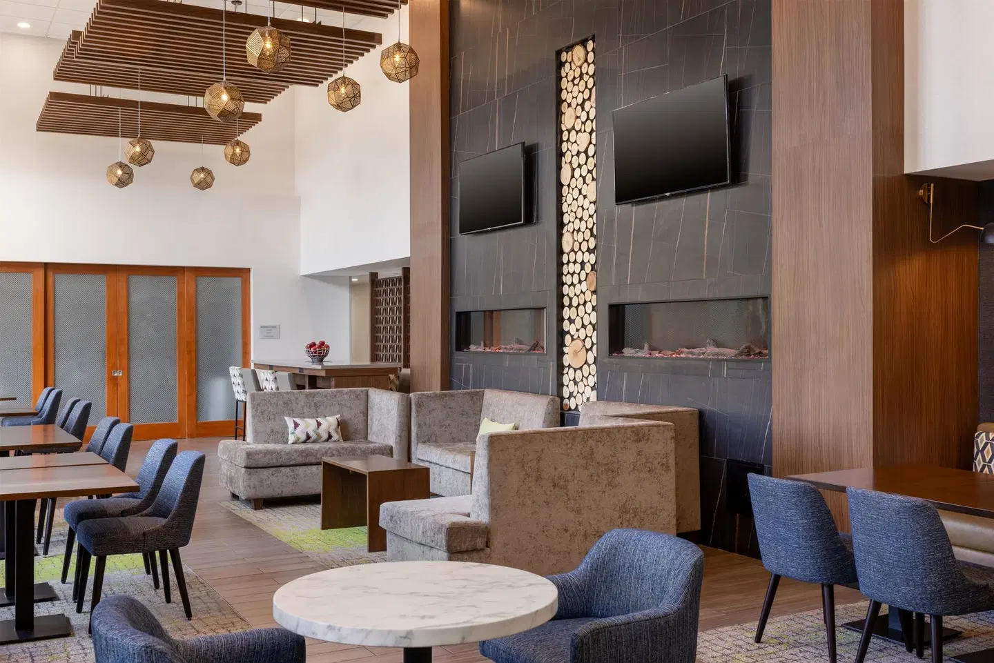 Hampton Inn & Suites by Hilton Windsor LOUNGE_LOBBY