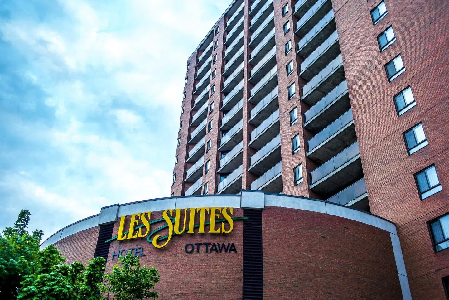 Les Suites Hotel EXTERIOR