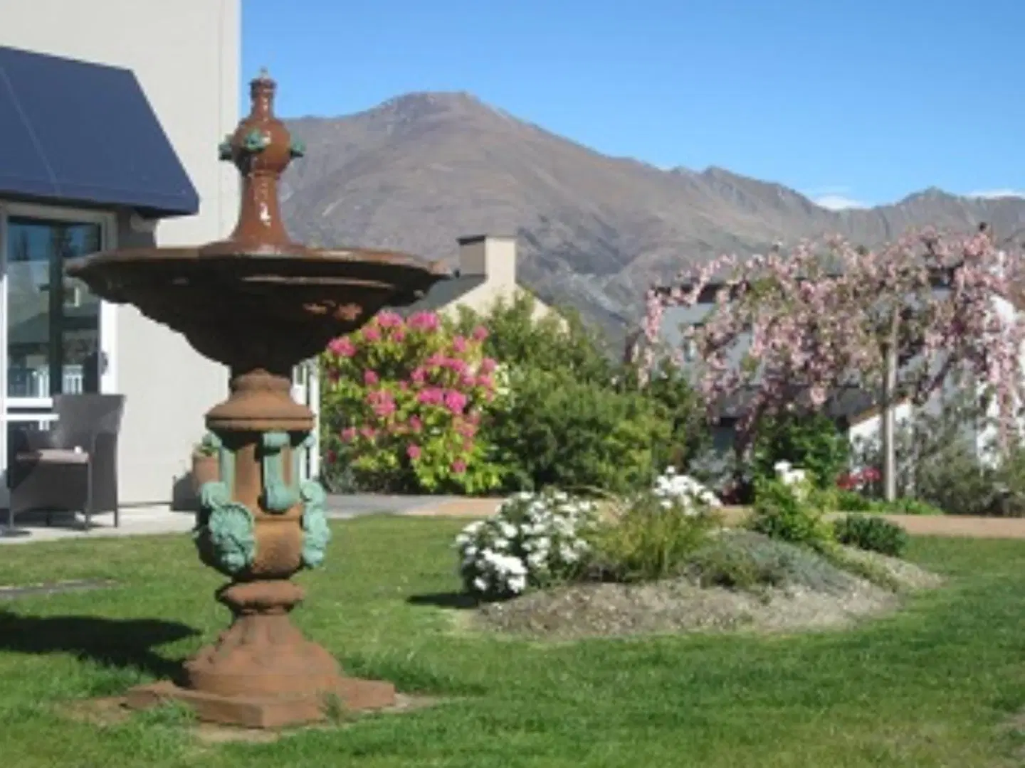 Lake Wanaka Lodge GARDEN