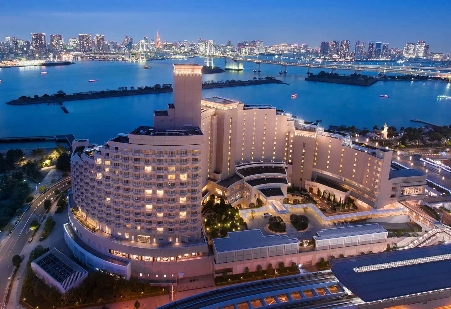 Hilton Tokyo Odaiba EXTERIOR