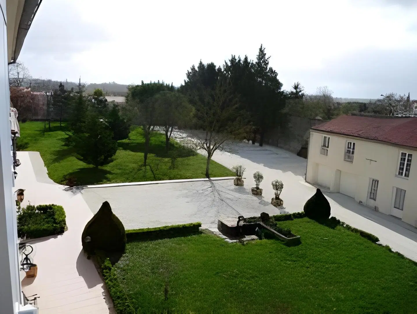 Le Domaine du Prieuré GARDEN