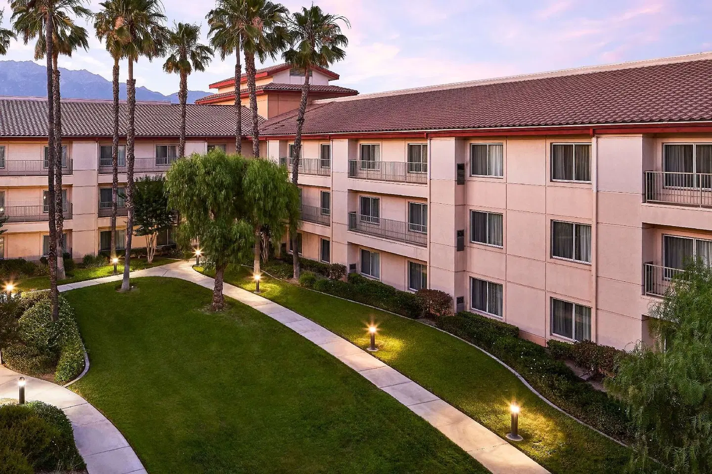 DoubleTree by Hilton Ontario Airport EXTERIOR