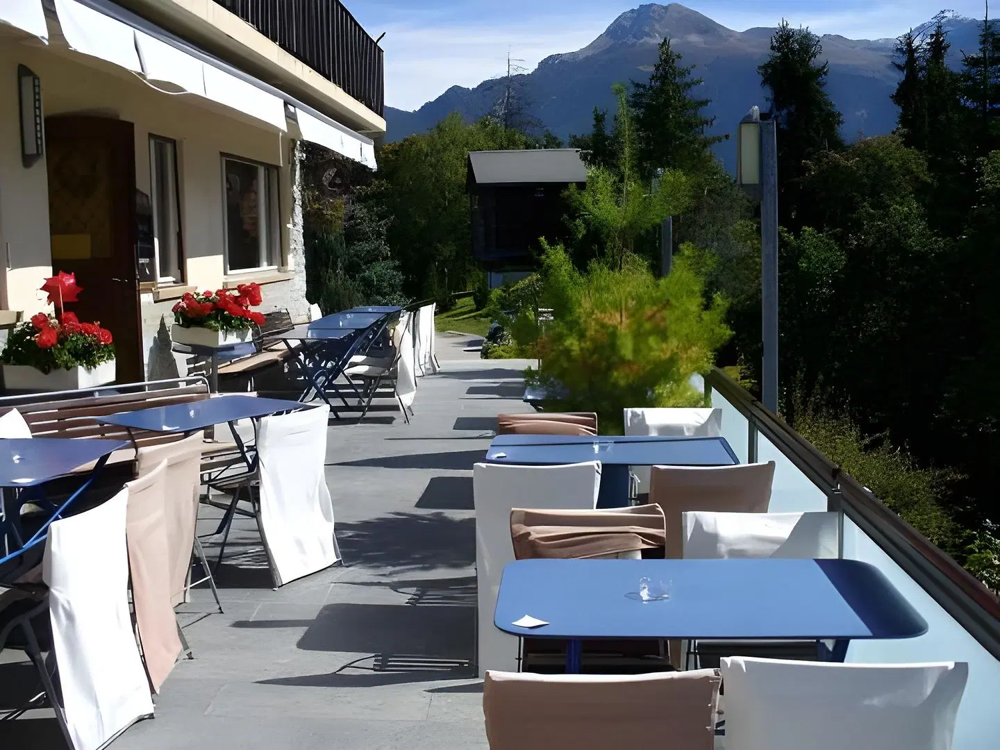 Hostellerie D'Orzival Terrasse